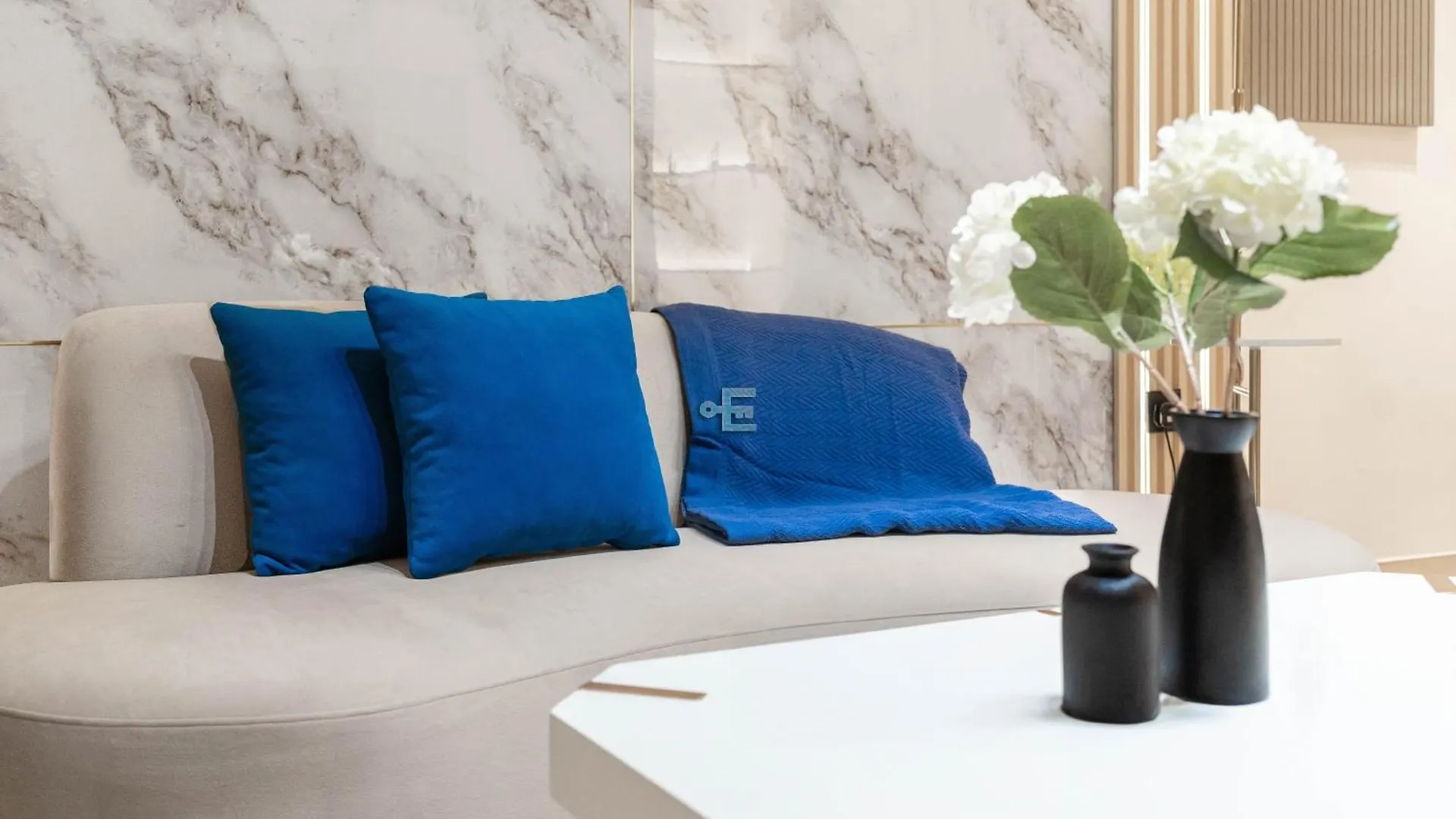 Everluxe Luxurious 1 Bedroom Binghatti Corner Jvc Dubai 0*,  United Arab Emirates