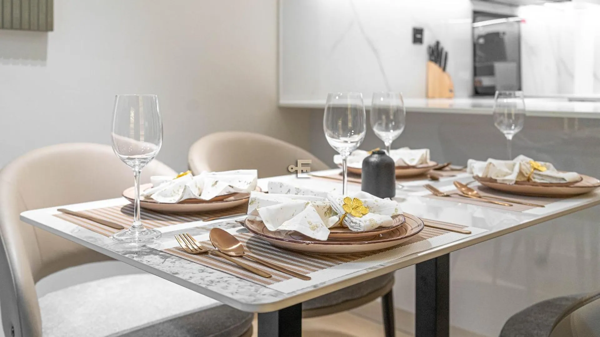 Everluxe Luxurious 1 Bedroom Binghatti Corner Jvc Dubai Apartment