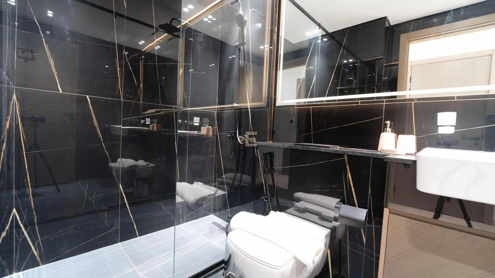 Apartment Everluxe Luxurious 1 Bedroom Binghatti Corner Jvc Dubai