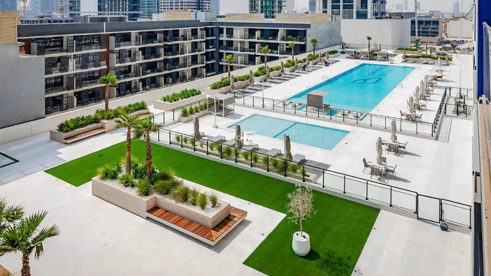 Everluxe Luxurious 1 Bedroom Binghatti Corner Jvc Dubai 0*,