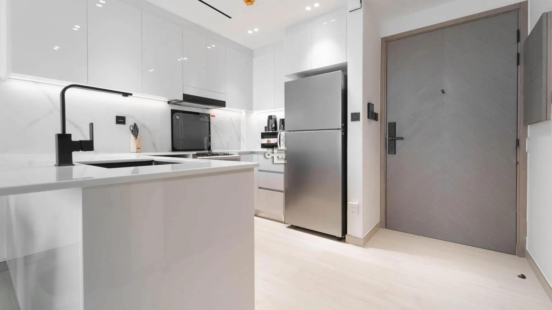 Everluxe Luxurious 1 Bedroom Binghatti Corner Jvc Dubai Apartment